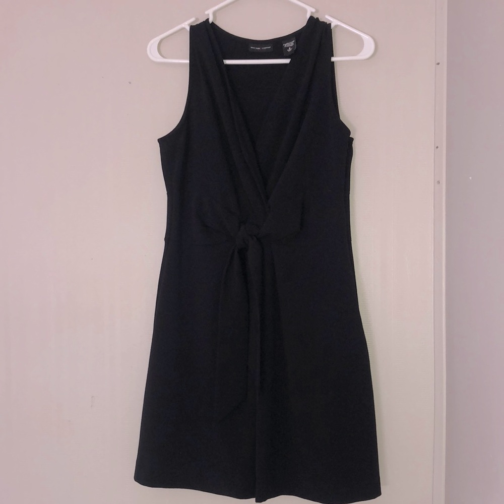 Black Mini Dress Made By New York & Company in Size 8! NEVER WORN!